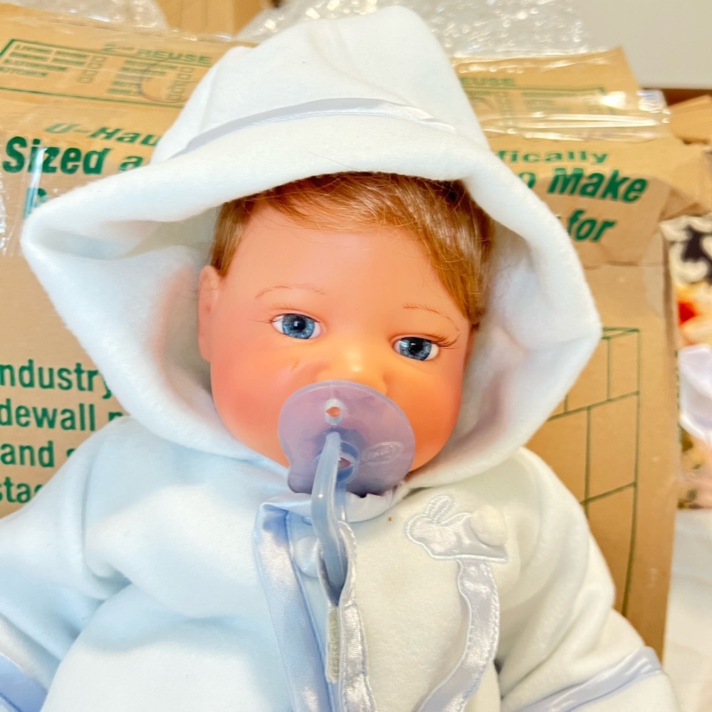 Lee Middleton Boy Baby Doll with Blanket and Pacifier 1996 - Picture 2 of 4